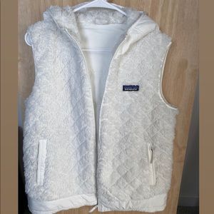 Patagonia | Los Gatos White Reversible Hooded Vest Sz L